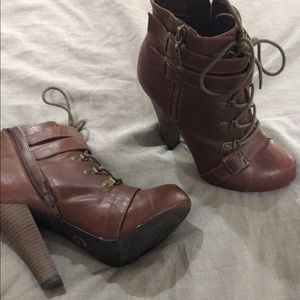 Steve Madden Lace up boots